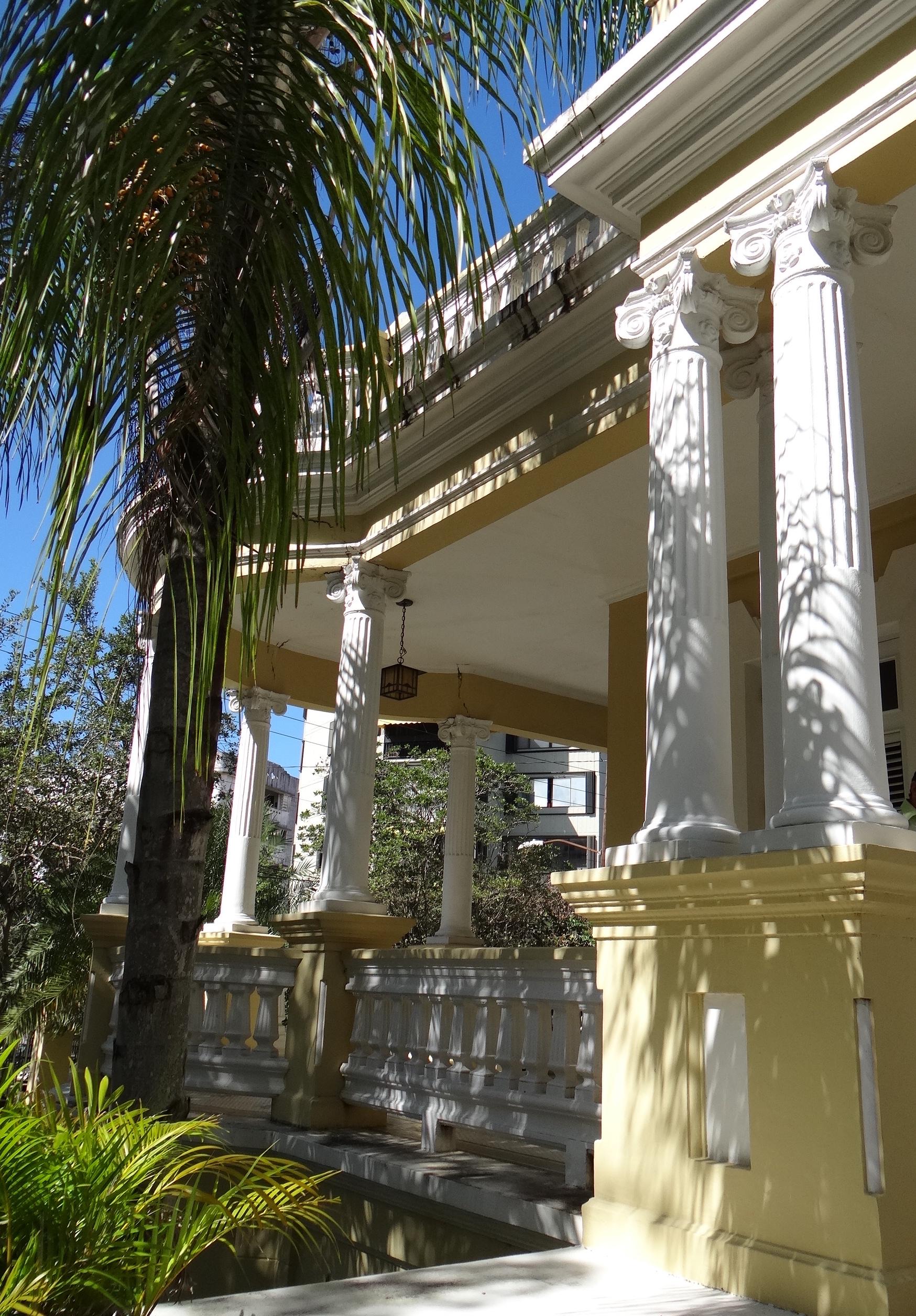 Casa La Giralda - Avenida Miramar, esquina calle Marti 651 - San Juan (Miramar) - 2014 00070